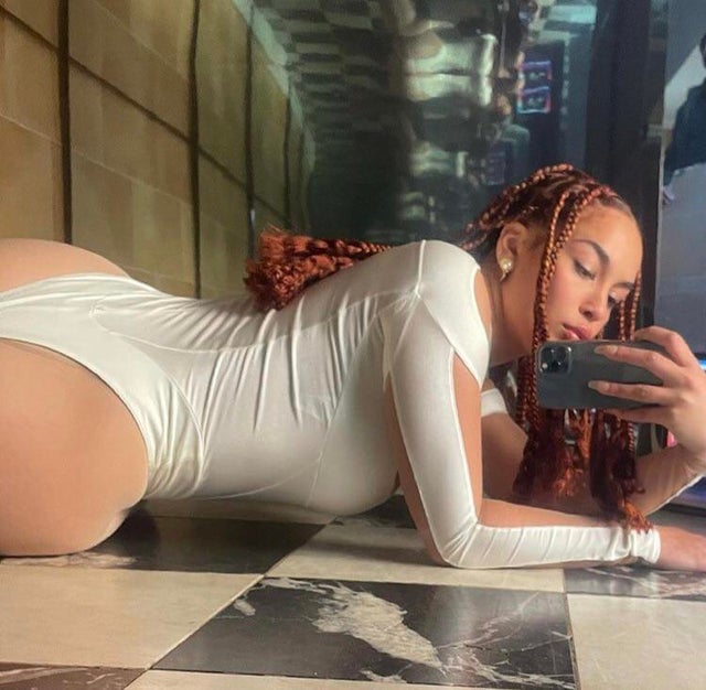 Jorja Smith - Free pics, galleries & more at Babepedia